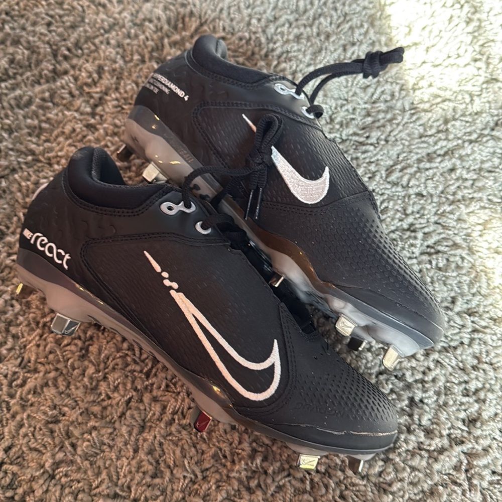 Women’s Hyperdiamond 4 NIKE Softball Cleats (8) - Picture 5 of 6